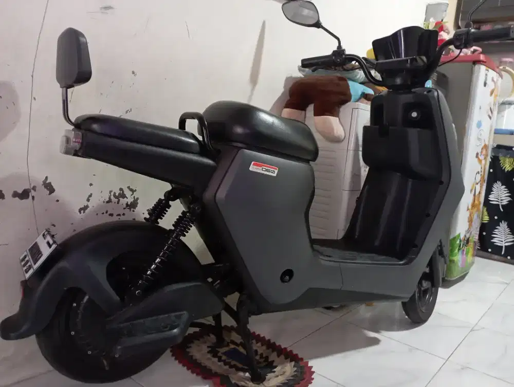 Sepeda listrik Uwinfly D60 hitam mulus