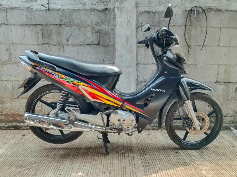 Honda karisma X 2004