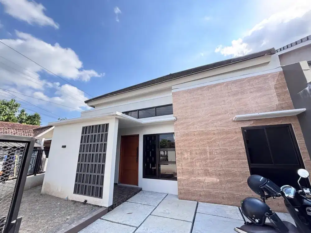RUMAH ELEGAN DENGAN TAMAN DAN CARPORT 2 MOBIL DI GODEAN, Rp1,2 MILIAR