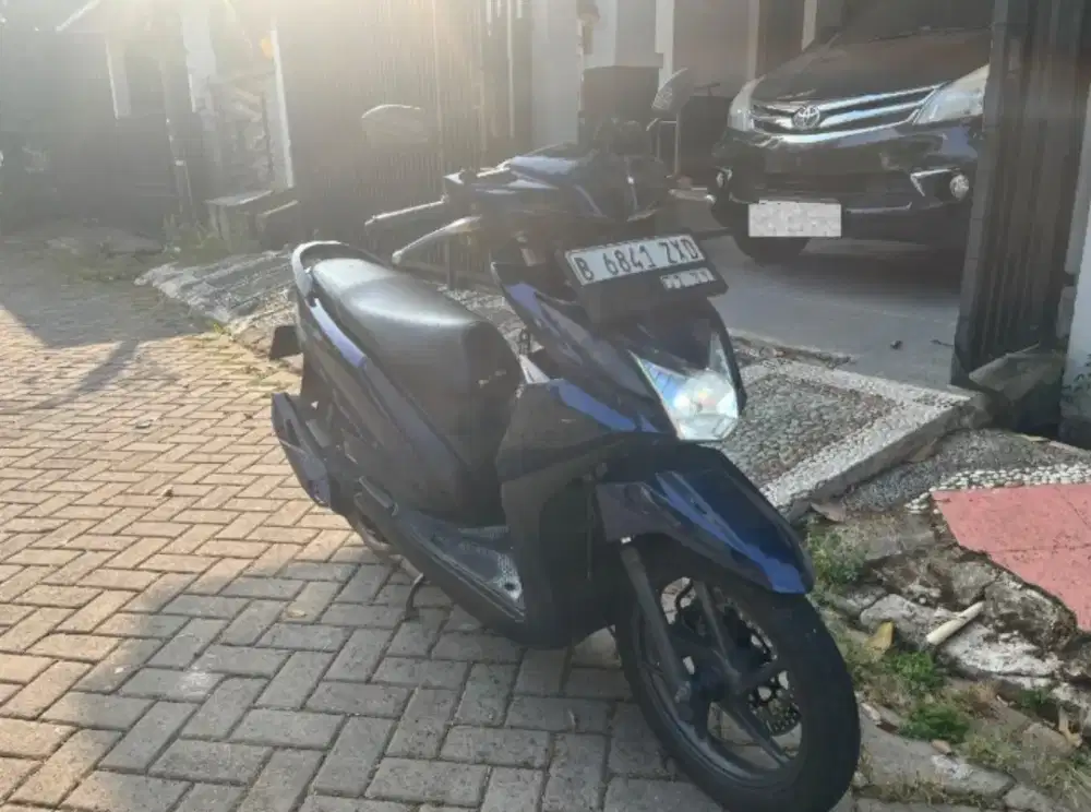 Honda Beat ESP CBS ISS Hitam
