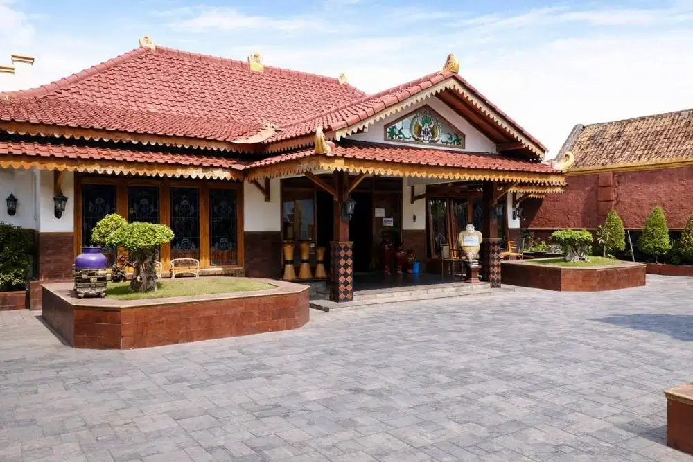 RUMAH ETNIK JAWA DI TENGAH KOTA JOGJAKARTA