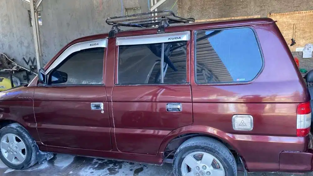 Mitsubishi Kuda 2000 Bensin