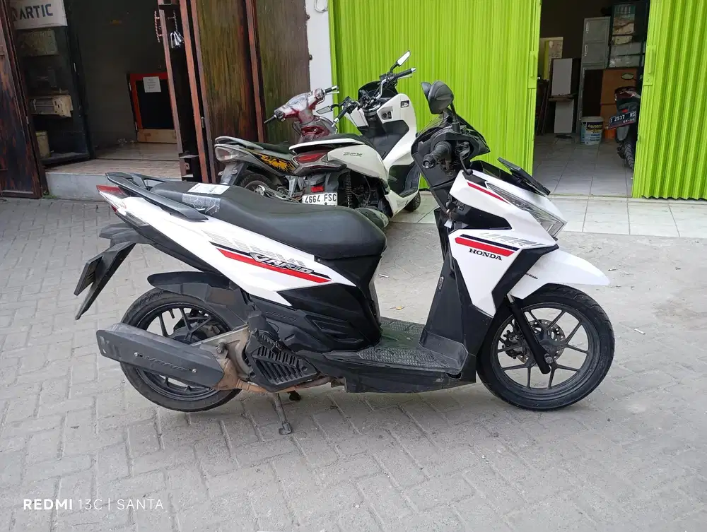 Honda Vario 125 LED old Tahun 2018 Surat komplit