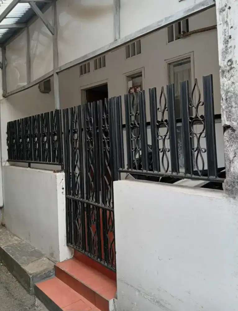 Di jual rumah gg luna
