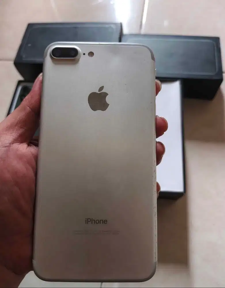 Dijual iphone 7 plus 128