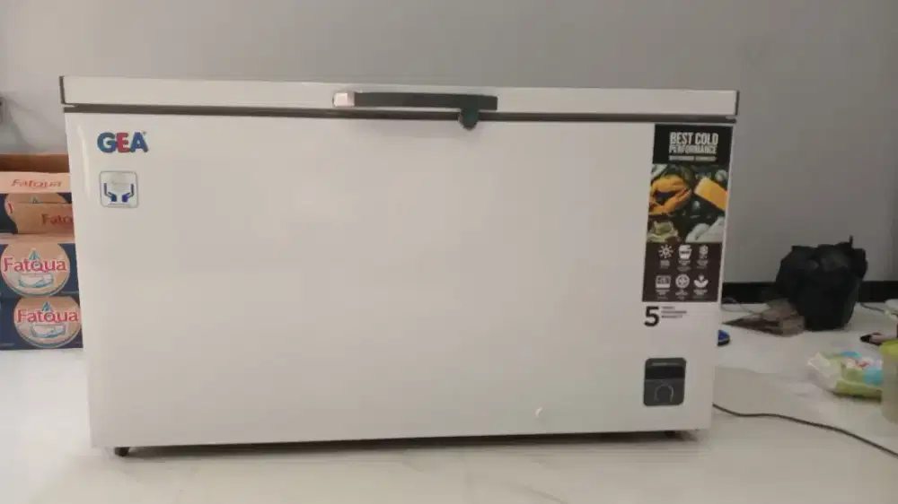 Freezer bukaan atas 420 L + AC 1 PK invertes