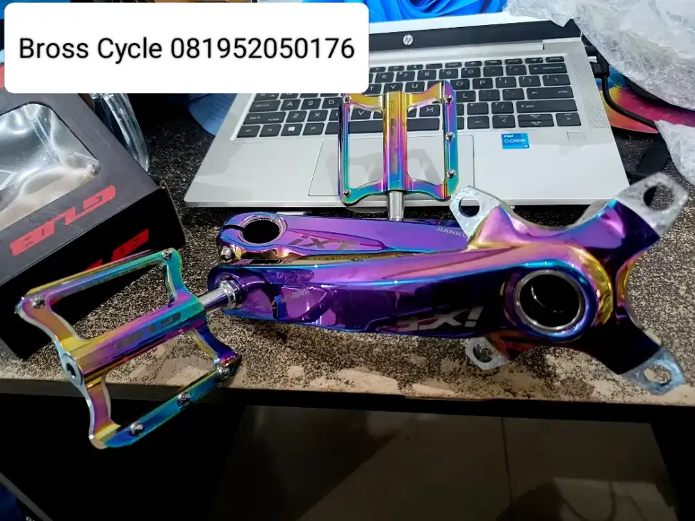 Crank IXF Rainbow Oil Slick+BB, Pedal Rainbow GUB, Chain Ring Snail 44