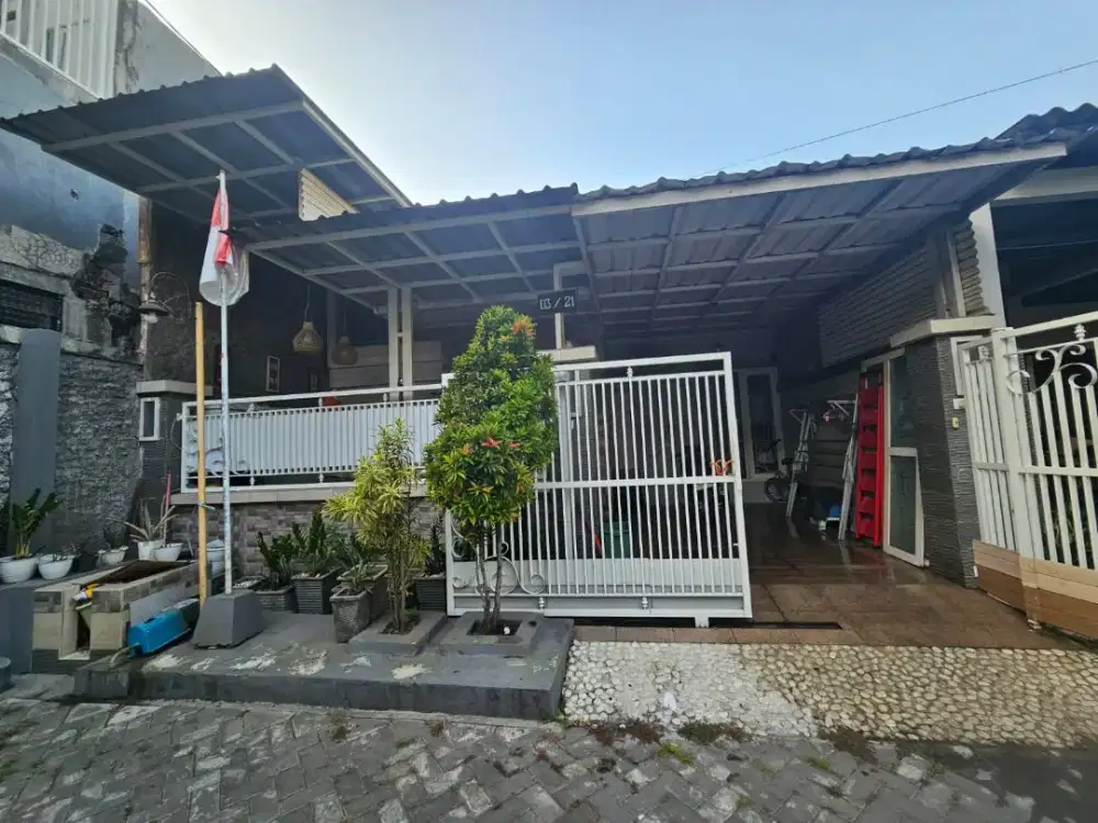 Rumah lokasi strategis Dijual cepat daerah Waru