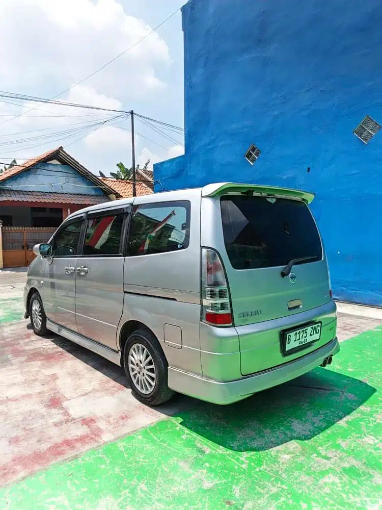 Nissan Serena 2010 Bensin