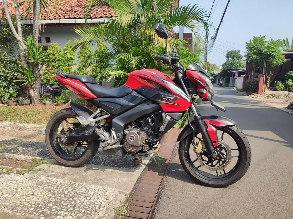 DIJUAL NS 200 / NS200 TAHUN 2014