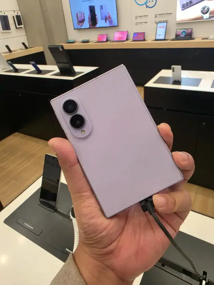 SAMSUNG GALAXY Z FOLD 8 ( 12/256) cicilan mulai 1 jutaan saja langsung
