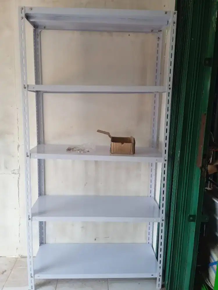 Rak gudang siku baut