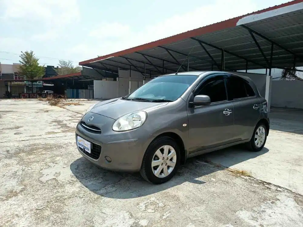 NISSAN MARCH AT 2011