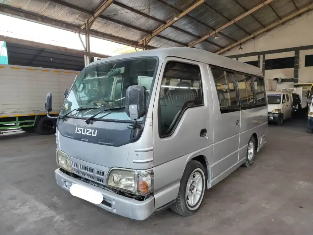 Isuzu NHR 4 Roda Microbus power steering 2011