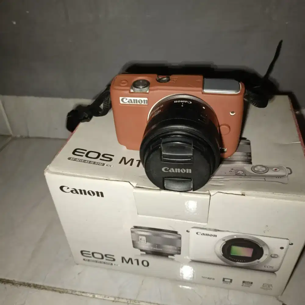 Dijual camera cannon Eos M10