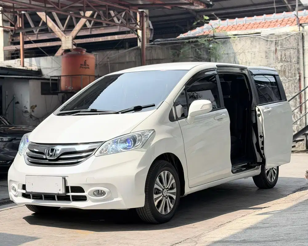 PAJAK PANJANG Honda Freed SD AT 2014 pemakaian 2015 Istimewa Condition