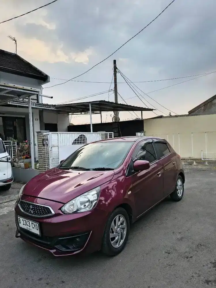 Mitsubishi Mirage GLX 2016 warna cakep dan trawat pajak aktif termurah