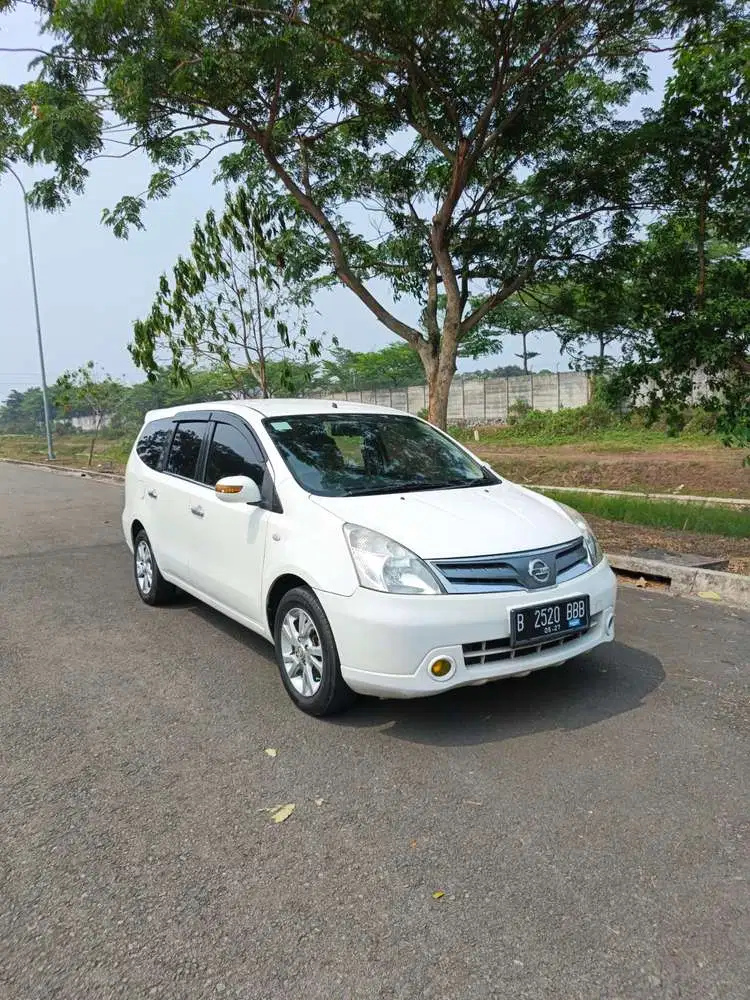 Nissan Livina 2012 Bensin
