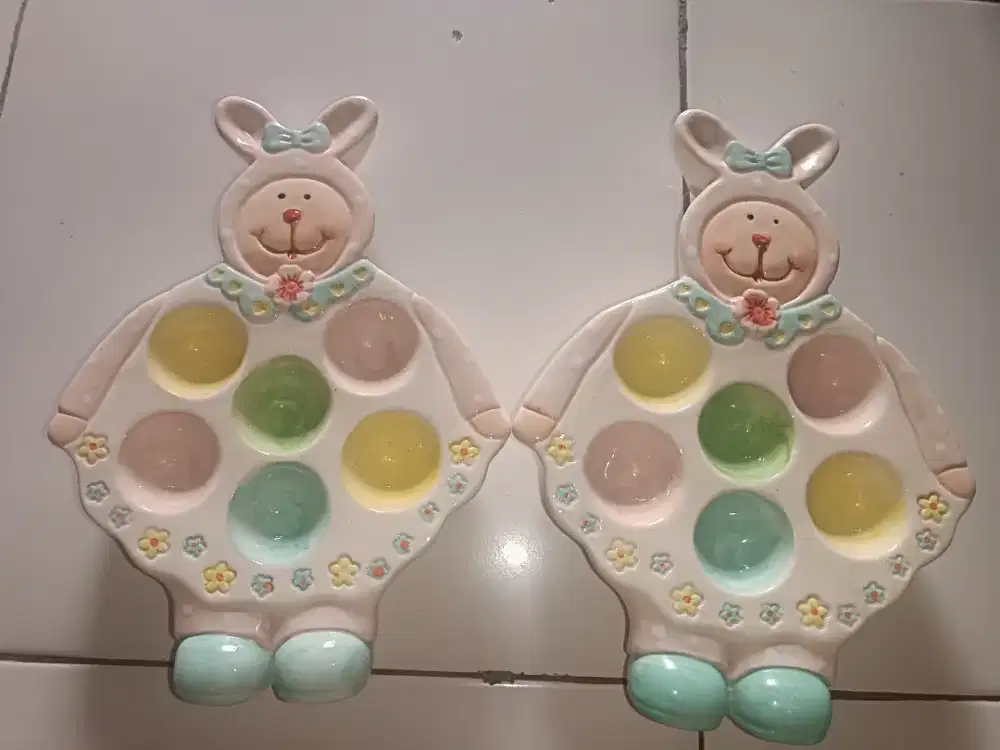 Hiasan dinding keramik ada 2 pcs