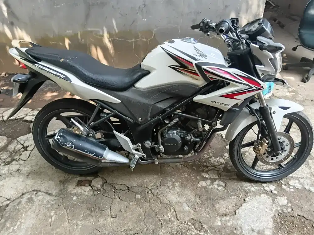 Di jual honda cb 150 r