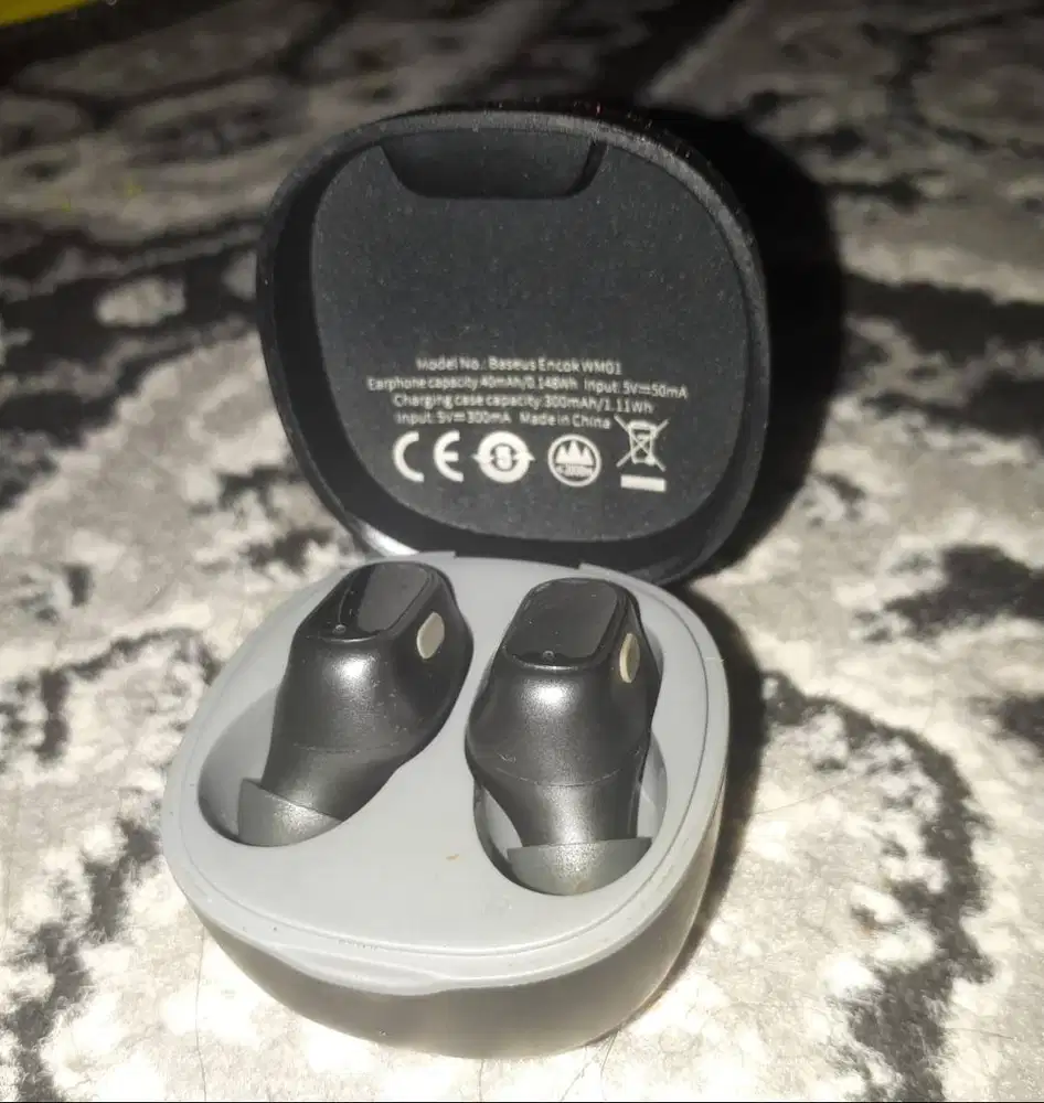 BASEUS TRUE WIRELESS BLUETOOTH EARPHONE MINI EARBUDS TWS-WM01 HITAM
