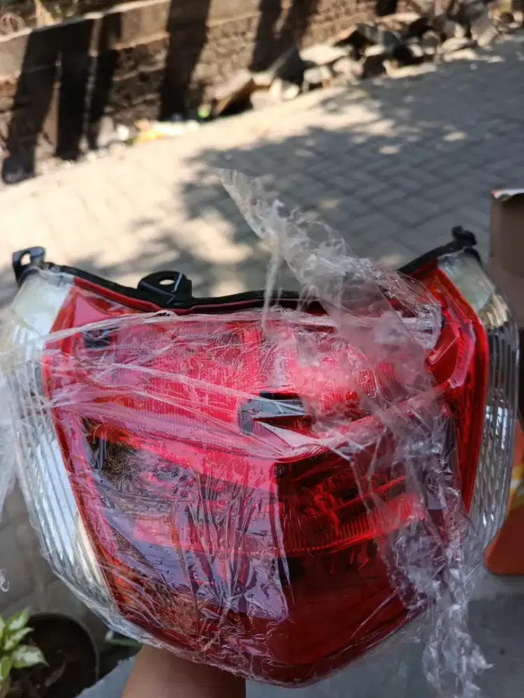 BU, jual reflektor copotan NMAX masih baru original... Jual 225k