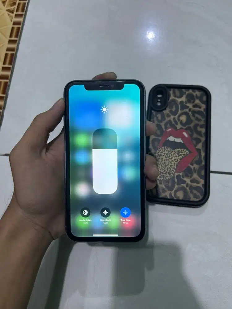 iphone xr blue all operator