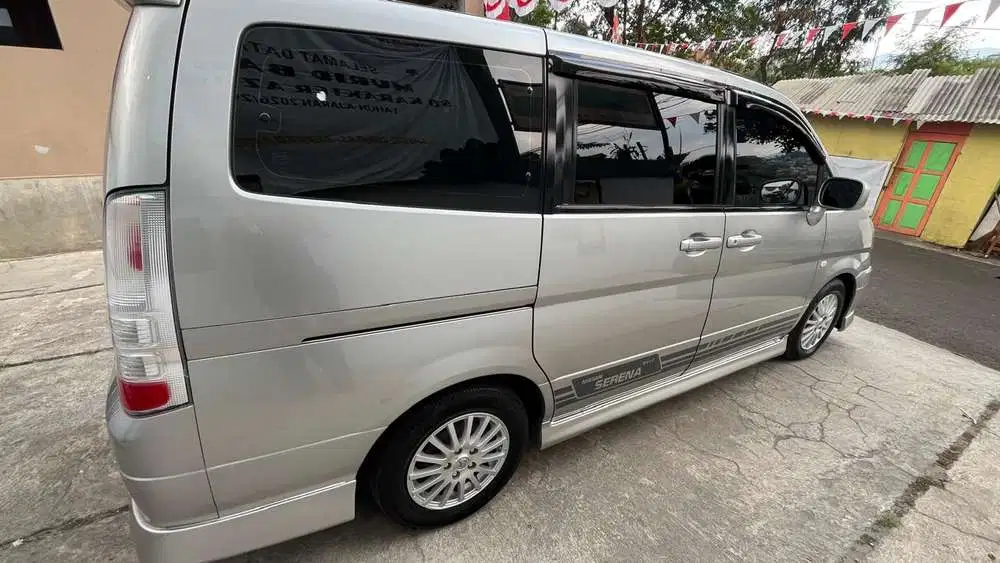 Nissan Serena 2012 Bensin