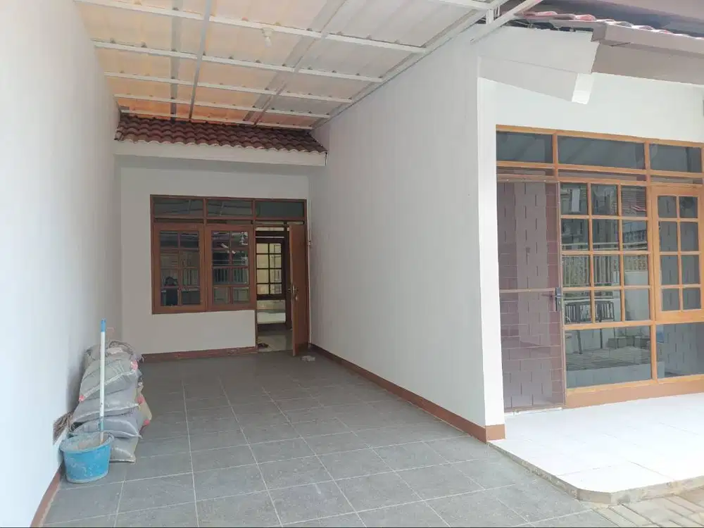 Disewa Rumah Bersih Terawat di Taman Kopo Indah (TKI) 2