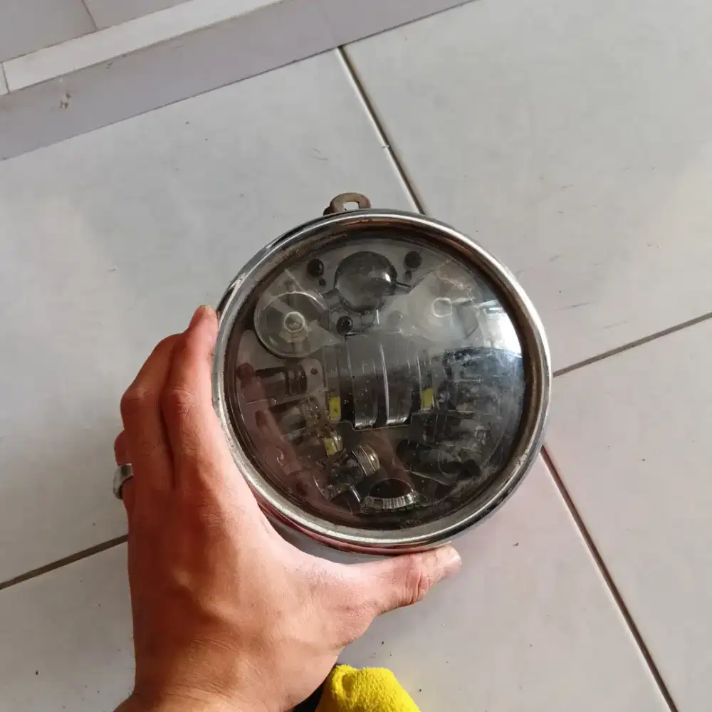 Lampu Motor Custom Merah Chrome Bekas