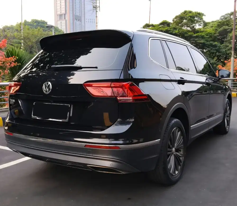 MURAH CASH. VW Tiguan Allspace 2022 volkswagen tsi hrv 2021 crv