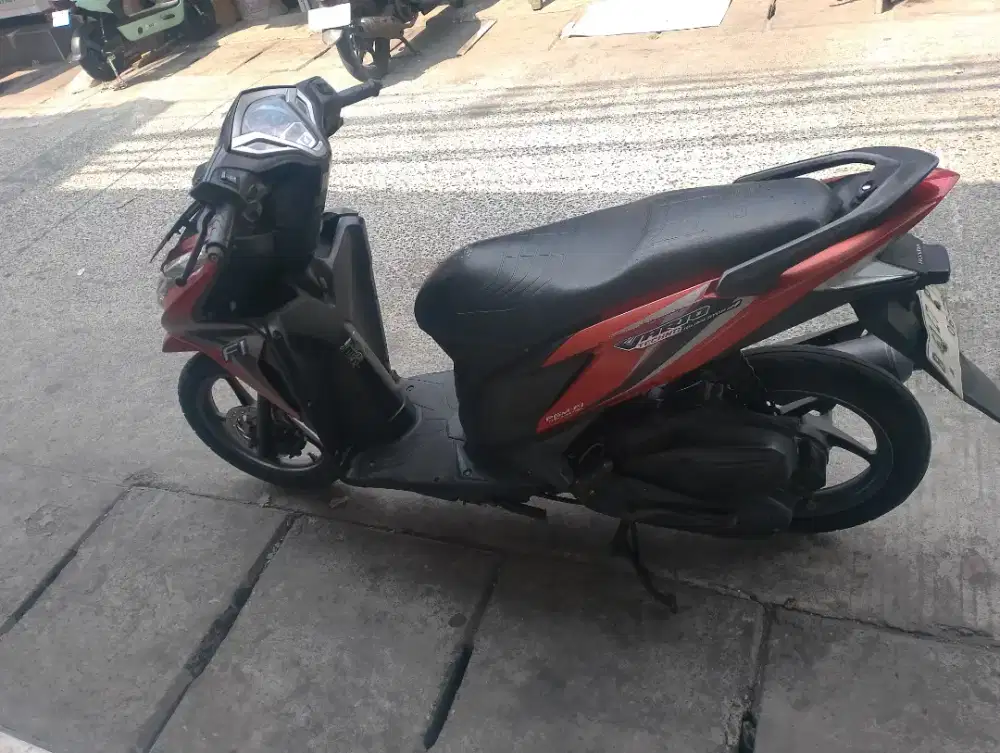 Vario 125 tahun 2014  kzr