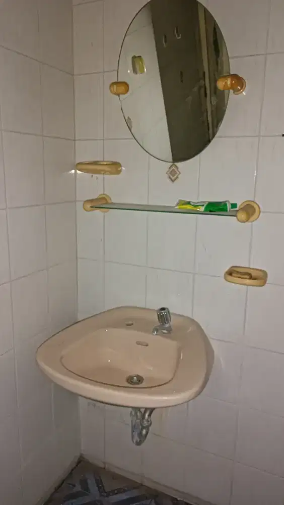 Bathin, wastafel, closet murah