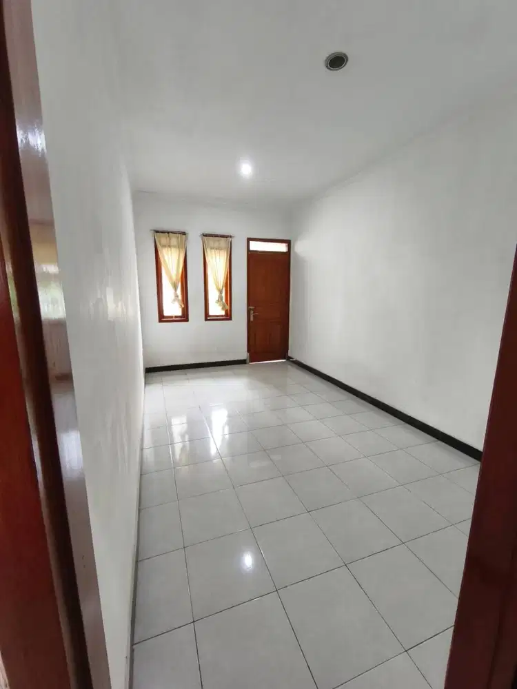 Dijual cepat Rumah Siap Huni di Taman Kopo Indah (TKI) 3