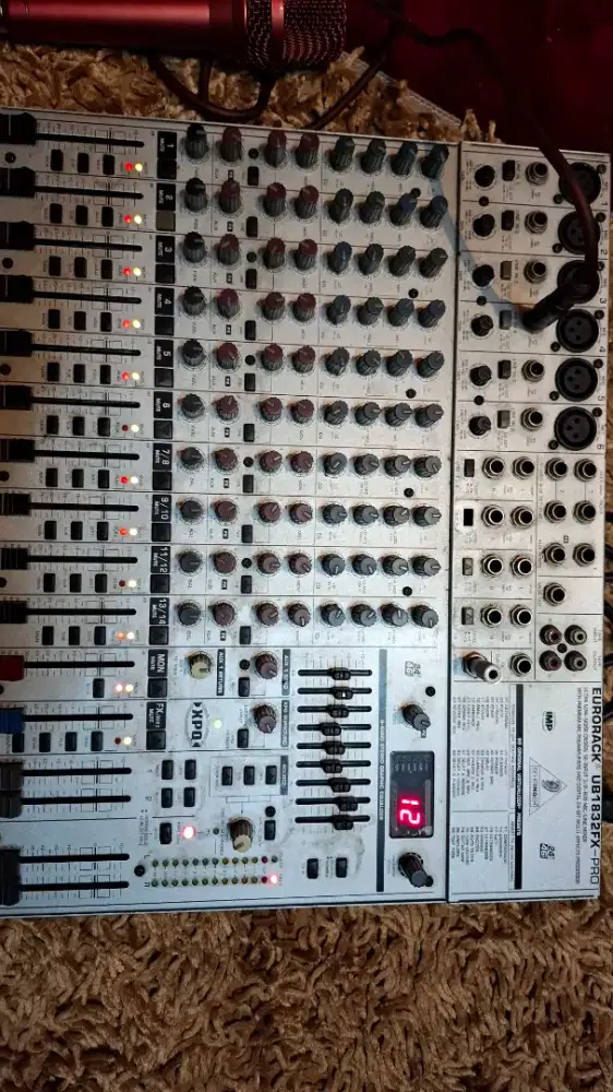 Mixer behringer eurorack UB1832 FX PRO