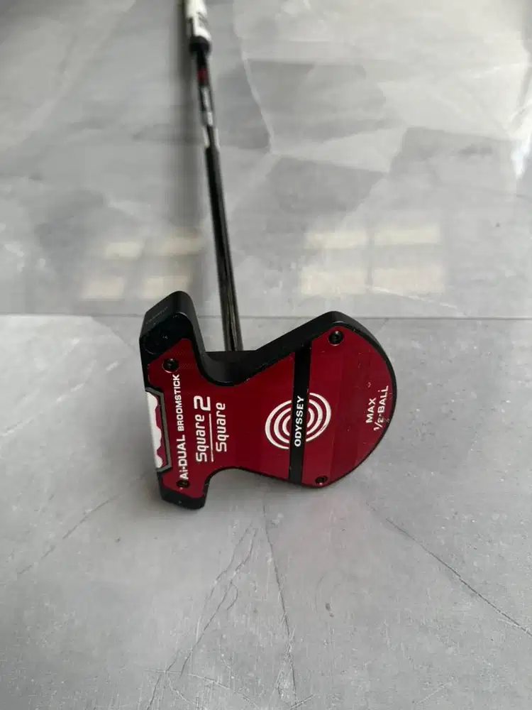 Putter broomstick