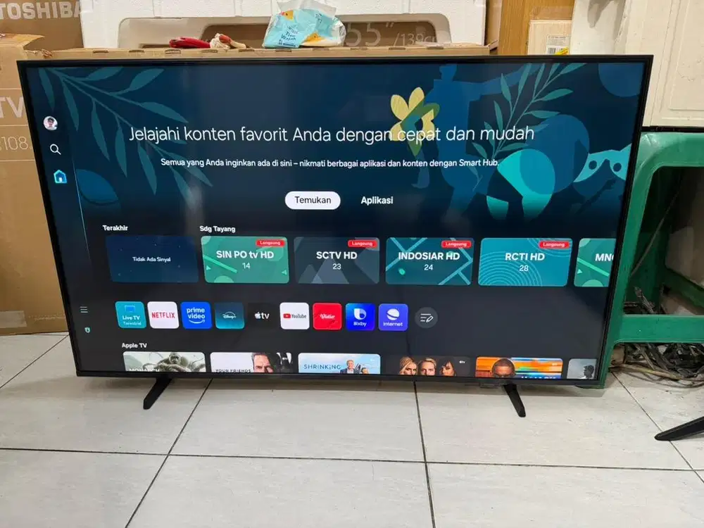 Smart tv samsung 43 inch seri baru mulus 1000% like new fullset