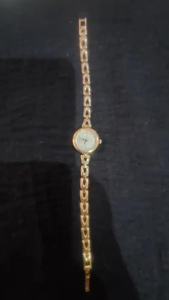 Jam tangan Guess wanita