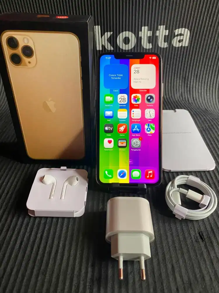 Iphone 11 pro max  256gb gold inter all operator fulset mulus no minus