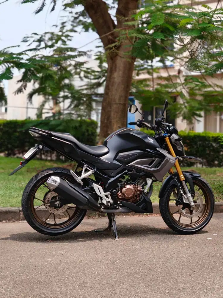KM 7K AJA! HONDA NEW CB150R 2023 HITAM PAJAK ON SIAP HARIAN