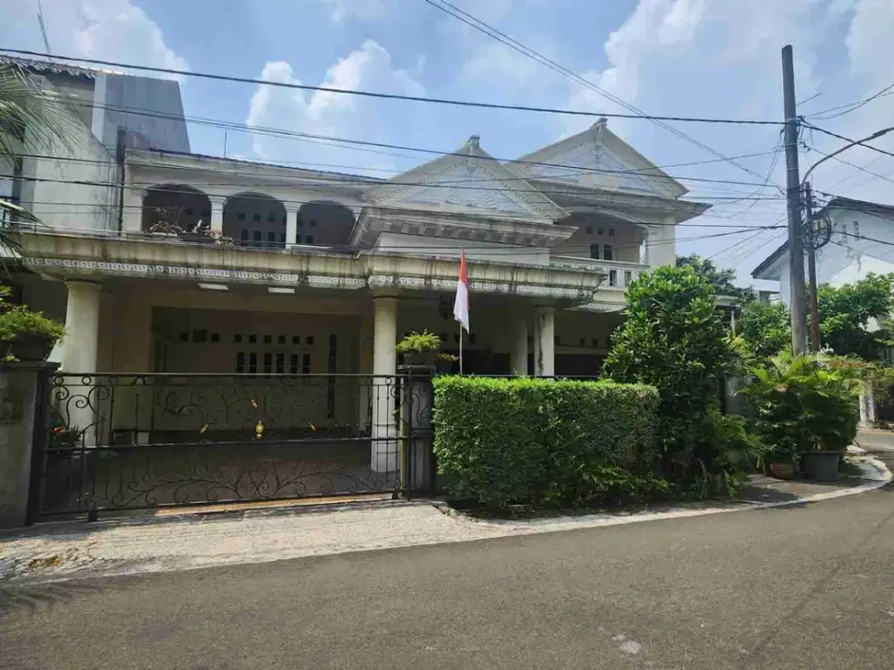 Rumah Hoek Besar Harga Murah di Griya Loka BSD