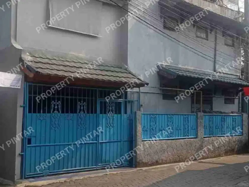 DI JUAL RUMAH SECONDARY TERAWAT 2 LANTAI SETENGAH LOKASI STRATEGIS DI POLTANGAN PASAR MINGGU JAKSEL