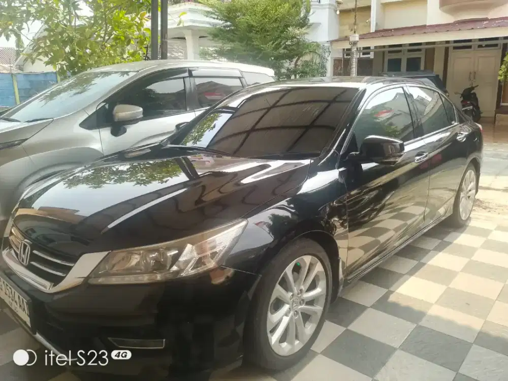 Honda accord 2013 type tertingi VTiL automatic