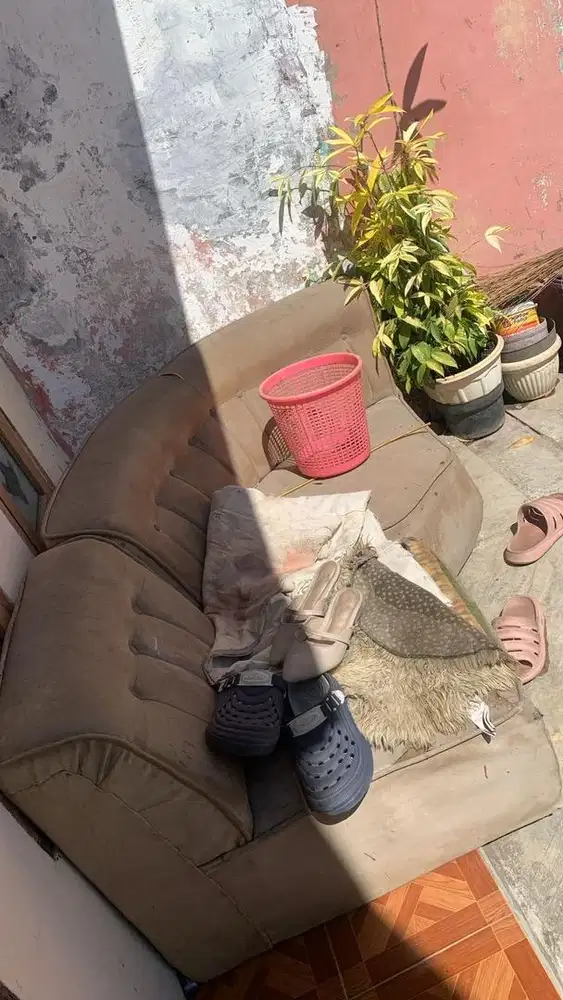 Sofa pojok masih oke butuh cuci