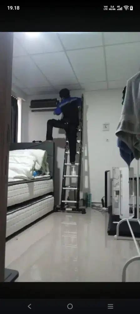 Jasa servis AC kulkas mesin cuci kompa aurvdll