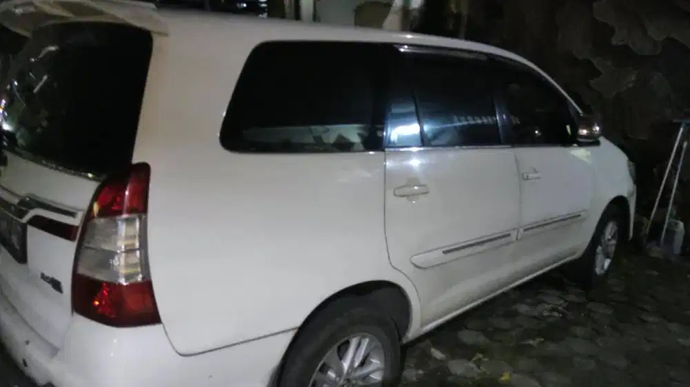 Dijual Mobil Innova AT 2000 No Perantara