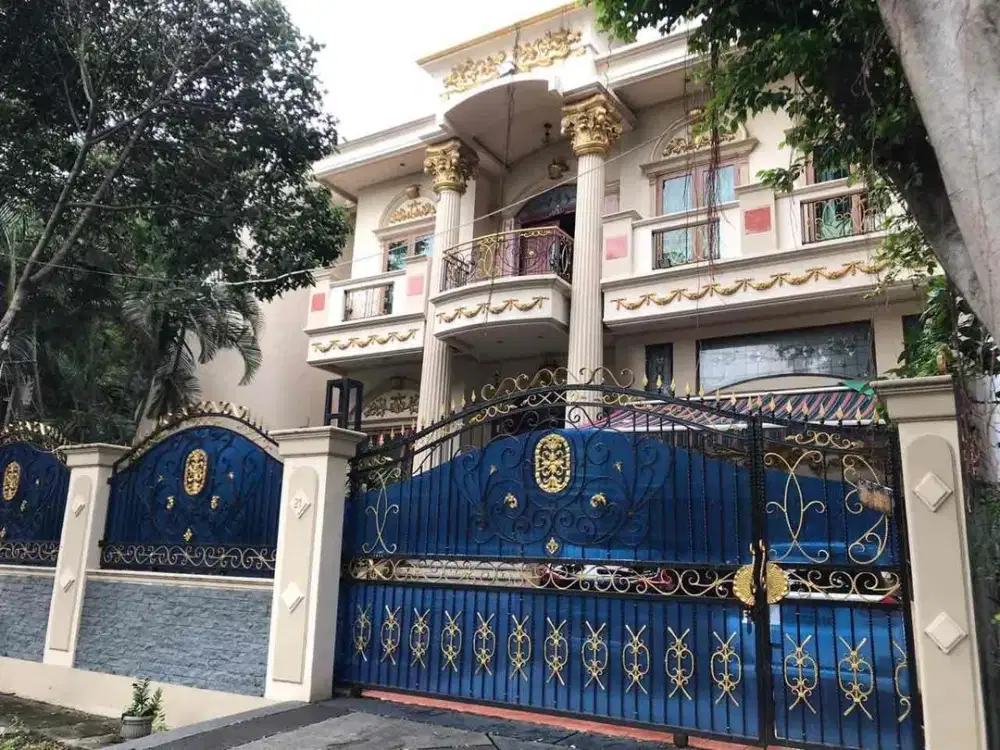 Rumah Asri bergaya Eropa, Mediterania Boulevard, Katamaran, Pantai Indah Kapuk 1, Jakarta Utara