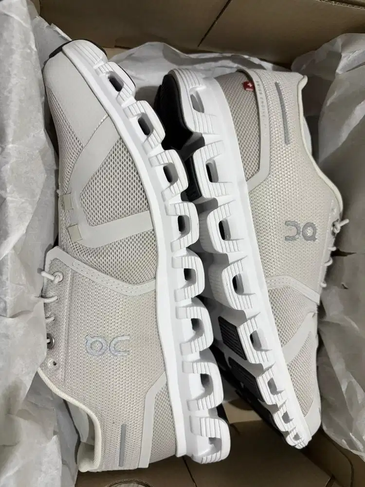 On Cloud 6 Baru New Size 42,5/ US 9 warna pearl white