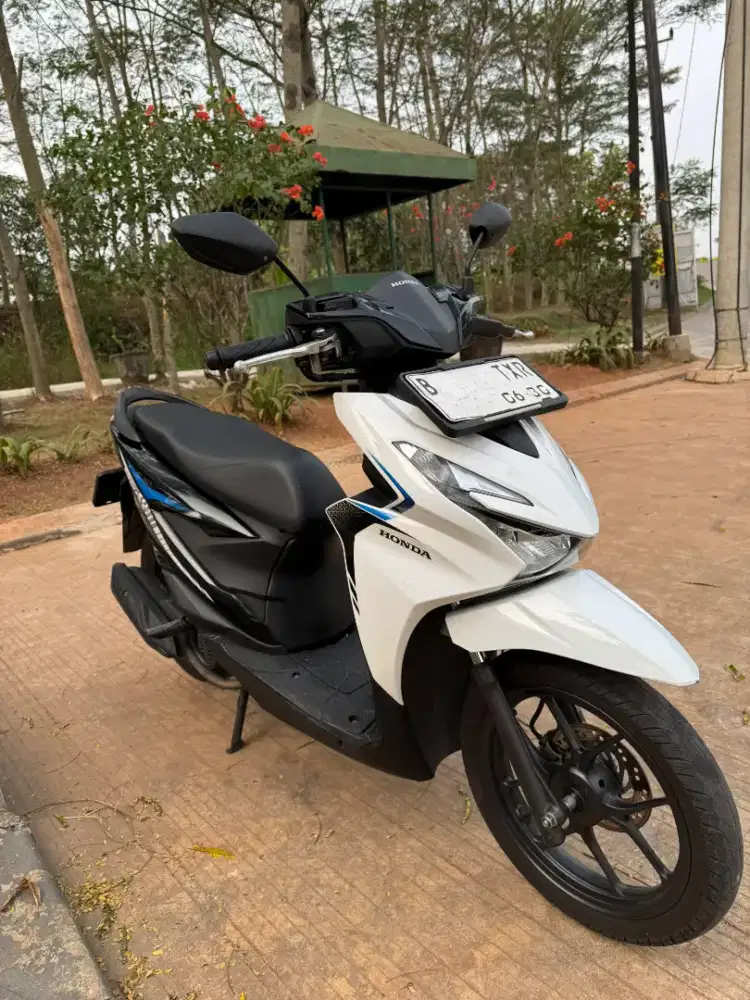 BEAT SPORTY CBS PUTIH 2025