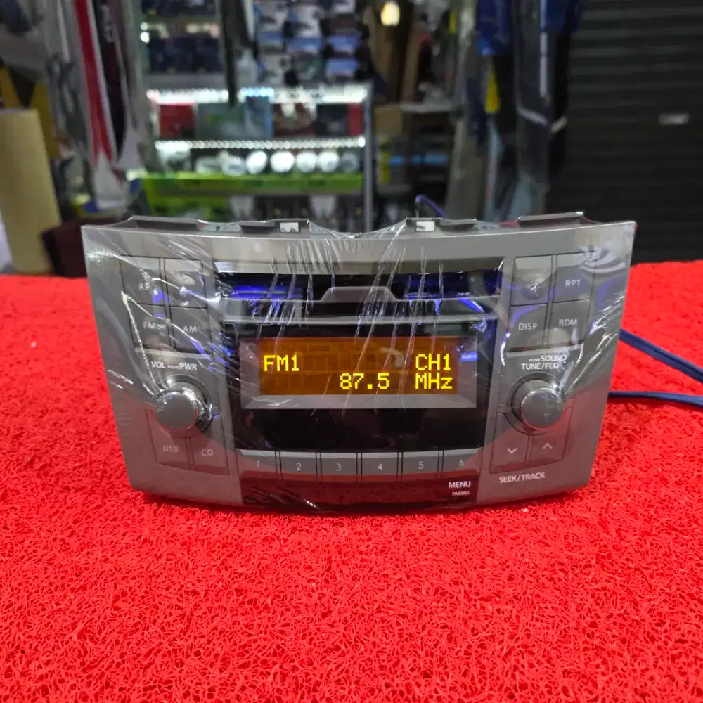 Head Unit SUZUKI ERTIGA 2012-2014 CD Radio FM AM Copotan Orisinil
